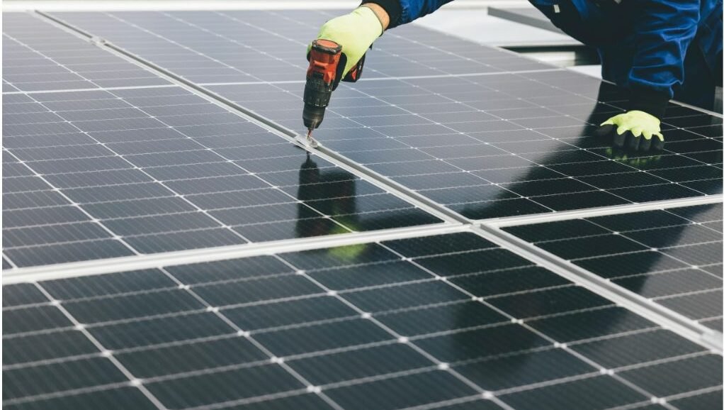 Installare pannelli fotovoltaici sul tetto